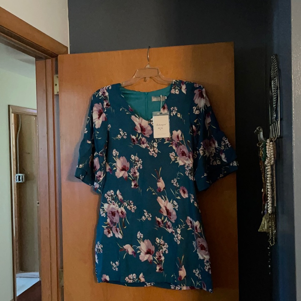 Belongsci dress. Back zip. Size small.